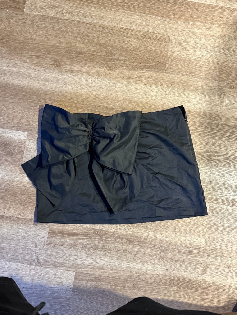 H&M Black Mini Skirt with Oversized Bow - Picture 2 of 4